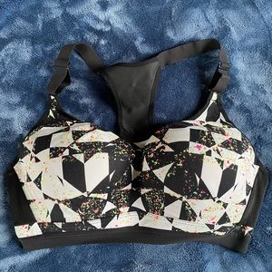 Victoria’s Secret Sports Bra Incredible